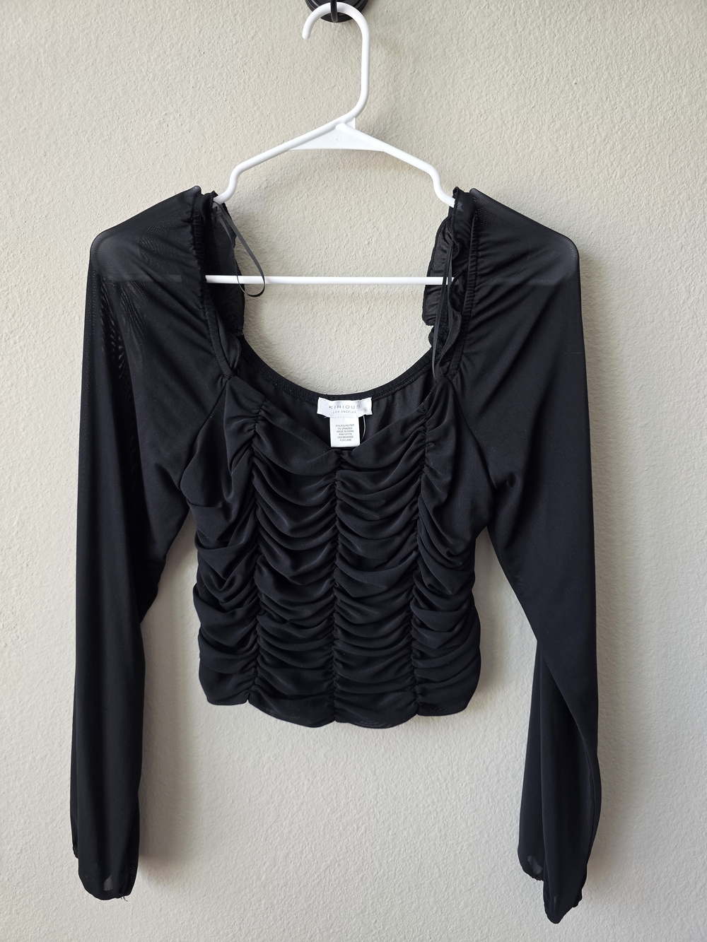 Black Ruched Long-Sleeve Crop Top -